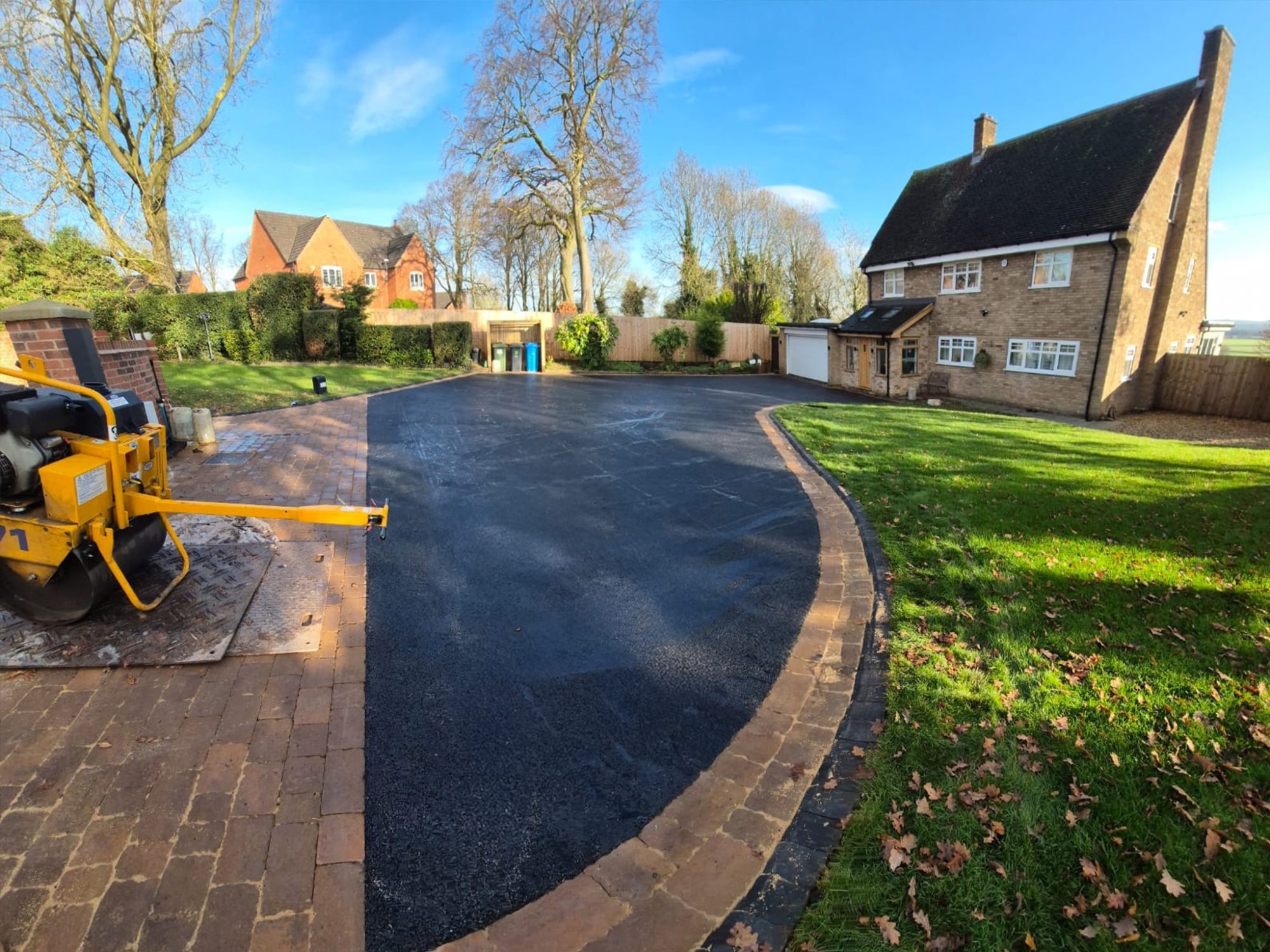 Tarmac & Asphalt Laying