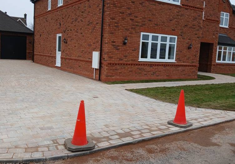 473610803_122124978710415132_1861817711054089277_n block paving laying