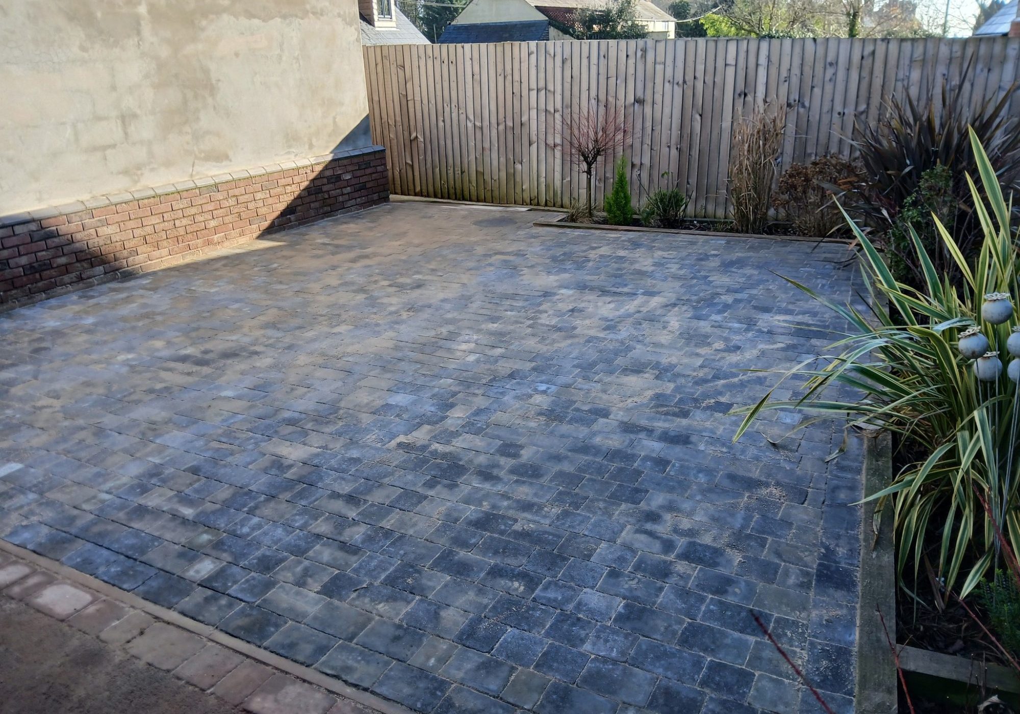 476481528_122126219024415132_3843904349048367398_n block paving laying